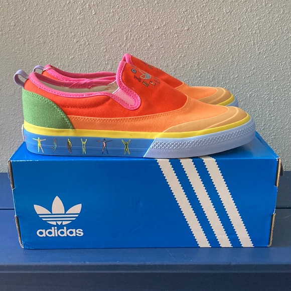 Adidas Nizza Slip On Pride shoe - Picture 2 of 5